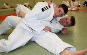 Remy et Olivier nouvelles ceintures noires Article NR 04/2013